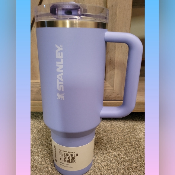 BRAND NEW! Stanley Hydrangea Protour Quencher Tumbler - Picture 1 of 4